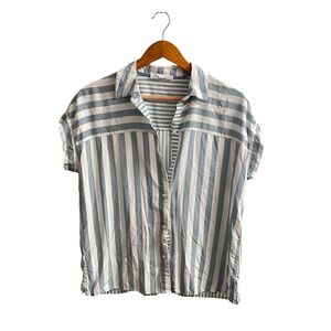 Coastal Minimalist Clean Girl Quiet Luxury Button Up Stripe Blue Relaxed Fit